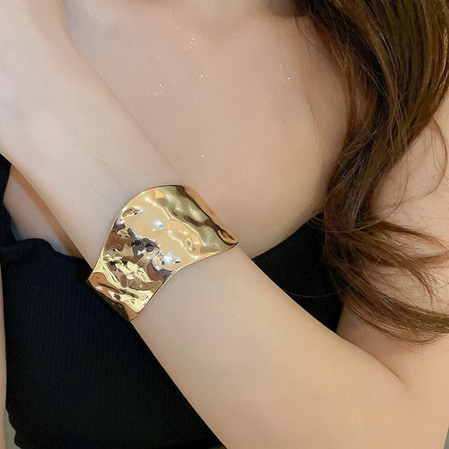 Asymmetrical Hammered Handcuff